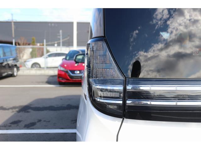 ヴォクシー ハイブリッドＳ－Ｚ　禁煙車　ハーフレザ＾－シート　純正１０．５型ナビ　フルセグＴＶ　バックカメラ　レーダークルーズコントロール　衝突軽減ブレーキ　両側電動スライドドア　ＬＥＤヘッドライト　クリアランスソナー（17枚目）