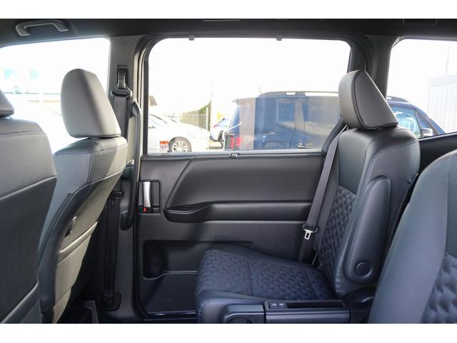 ヴォクシー ハイブリッドＳ－Ｚ　禁煙車　ハーフレザ＾－シート　純正１０．５型ナビ　フルセグＴＶ　バックカメラ　レーダークルーズコントロール　衝突軽減ブレーキ　両側電動スライドドア　ＬＥＤヘッドライト　クリアランスソナー（44枚目）