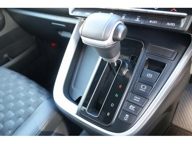 ヴォクシー ハイブリッドＳ－Ｚ　禁煙車　ハーフレザ＾－シート　純正１０．５型ナビ　フルセグＴＶ　バックカメラ　レーダークルーズコントロール　衝突軽減ブレーキ　両側電動スライドドア　ＬＥＤヘッドライト　クリアランスソナー（66枚目）