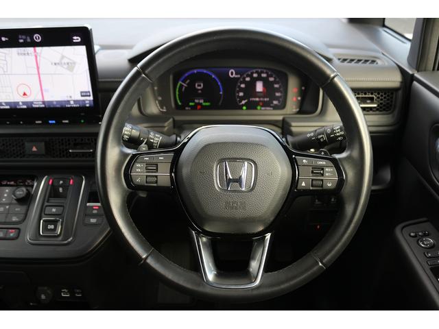 ステップワゴン ｅ：ＨＥＶスパーダ　禁煙車　７人乗り　純正１１．４型ナビ　後席モニター　フルセグＴＶ　バックカメラ　両側電動スライドドア　レーダークルーズコントロール　衝突軽減ブレーキ　ブラインドスポットモニター（56枚目）