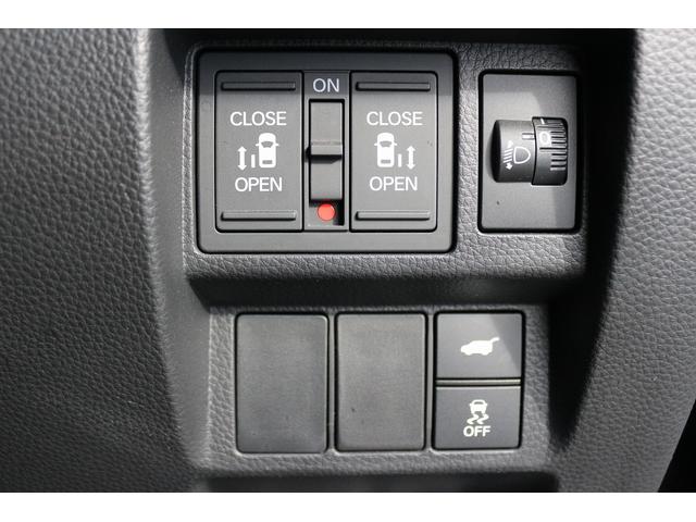 ステップワゴン ｅ：ＨＥＶスパーダ　禁煙車　７人乗り　純正１１．４型ナビ　後席モニター　フルセグＴＶ　バックカメラ　両側電動スライドドア　レーダークルーズコントロール　衝突軽減ブレーキ　ブラインドスポットモニター（63枚目）