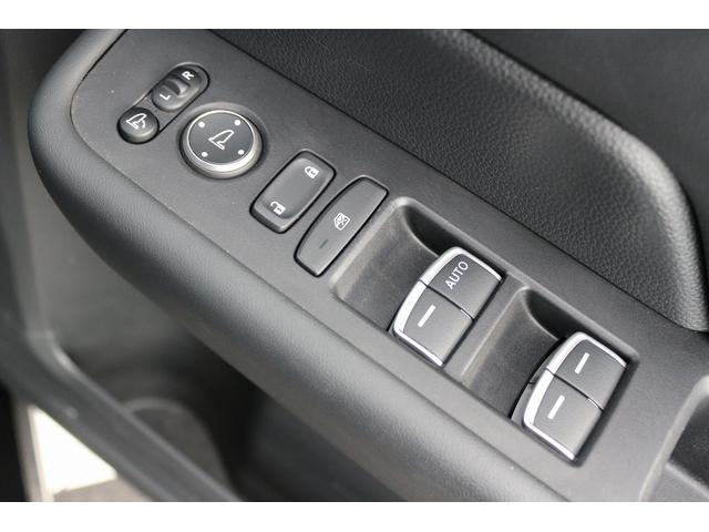 ステップワゴン ｅ：ＨＥＶスパーダ　禁煙車　７人乗り　純正１１．４型ナビ　後席モニター　フルセグＴＶ　バックカメラ　両側電動スライドドア　レーダークルーズコントロール　衝突軽減ブレーキ　ブラインドスポットモニター（66枚目）