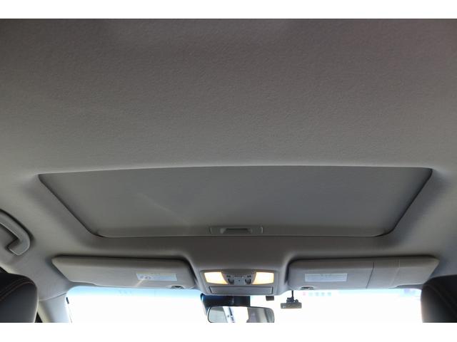 エルグランド ２５０ハイウェイスターＳ　アーバンクロム　禁煙車　サンルーフ　ハーフレザーシート　両側電動　電動Ｒゲート　エマージェンシーブレーキ　ＯＰ１０型ナビ　フルセグ　バックカメラ　ＥＴＣ　レーダークルーズ衝突軽減　オットマン　ＬＥＤヘッドライト（5枚目）