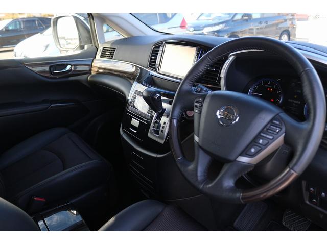 エルグランド ２５０ハイウェイスターＳ　アーバンクロム　禁煙車　サンルーフ　ハーフレザーシート　両側電動　電動Ｒゲート　エマージェンシーブレーキ　ＯＰ１０型ナビ　フルセグ　バックカメラ　ＥＴＣ　レーダークルーズ衝突軽減　オットマン　ＬＥＤヘッドライト（42枚目）