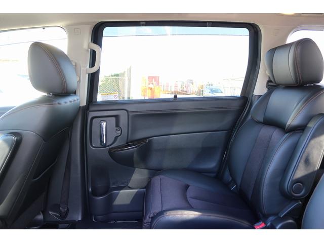 エルグランド ２５０ハイウェイスターＳ　アーバンクロム　禁煙車　サンルーフ　ハーフレザーシート　両側電動　電動Ｒゲート　エマージェンシーブレーキ　ＯＰ１０型ナビ　フルセグ　バックカメラ　ＥＴＣ　レーダークルーズ衝突軽減　オットマン　ＬＥＤヘッドライト（50枚目）