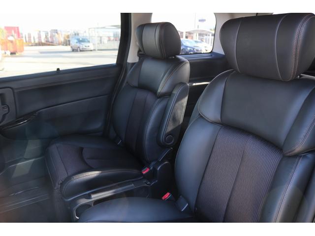 エルグランド ２５０ハイウェイスターＳ　アーバンクロム　禁煙車　サンルーフ　ハーフレザーシート　両側電動　電動Ｒゲート　エマージェンシーブレーキ　ＯＰ１０型ナビ　フルセグ　バックカメラ　ＥＴＣ　レーダークルーズ衝突軽減　オットマン　ＬＥＤヘッドライト（52枚目）