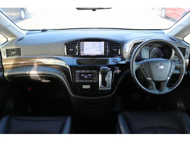 エルグランド ２５０ハイウェイスターＳ　アーバンクロム　禁煙車　サンルーフ　ハーフレザーシート　両側電動　電動Ｒゲート　エマージェンシーブレーキ　ＯＰ１０型ナビ　フルセグ　バックカメラ　ＥＴＣ　レーダークルーズ衝突軽減　オットマン　ＬＥＤヘッドライト（57枚目）