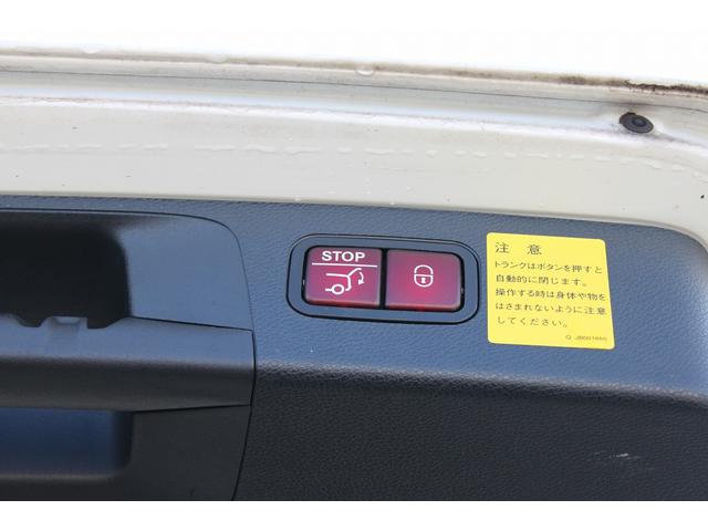 Ｅクラスステーションワゴン Ｅ２２０ｄ　ステーションワゴン　アバンギャルド　ワンオーナー　禁煙車　レーダーセーフティＰＫＧ　ハーフレザーシート　純正ＨＤＤナビ　フルセグ　全周囲カメラ　衝突軽減ブレーキ　レーダークルーズ　メモリ付きパワーシート　全席シートヒーター　ＬＥＤ（60枚目）