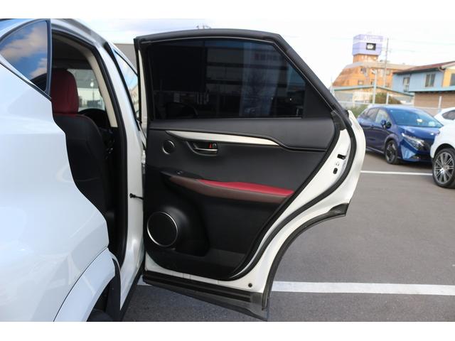 ＮＸ ＮＸ３００　Ｉパッケージ　禁煙車　ＯＰ１８ＡＷ　赤革シート　純正１０．３型ナビ　全周囲カメラ　フルセグ　レーダ－クル－ズコントロール　衝突軽減ブレーキ　三眼ＬＥＤヘッドライト　ステアリングヒーター　アイドリングストップ（42枚目）