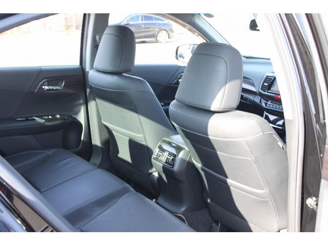 アコードハイブリッド ＥＸ　禁煙車　黒革シート　純正ナビ　フルセグＴＶ　バックカメラ　マルチインフォメーションディスプレイ　レーダークルーズコントロール　ＥＴＣ　電動格納式ミラー　クリアランスソナー　シートヒーター　パワーシート（31枚目）