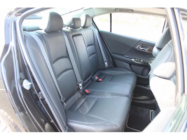 アコードハイブリッド ＥＸ　禁煙車　黒革シート　純正ナビ　フルセグＴＶ　バックカメラ　マルチインフォメーションディスプレイ　レーダークルーズコントロール　ＥＴＣ　電動格納式ミラー　クリアランスソナー　シートヒーター　パワーシート（32枚目）