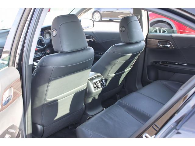 アコードハイブリッド ＥＸ　禁煙車　黒革シート　純正ナビ　フルセグＴＶ　バックカメラ　マルチインフォメーションディスプレイ　レーダークルーズコントロール　ＥＴＣ　電動格納式ミラー　クリアランスソナー　シートヒーター　パワーシート（33枚目）