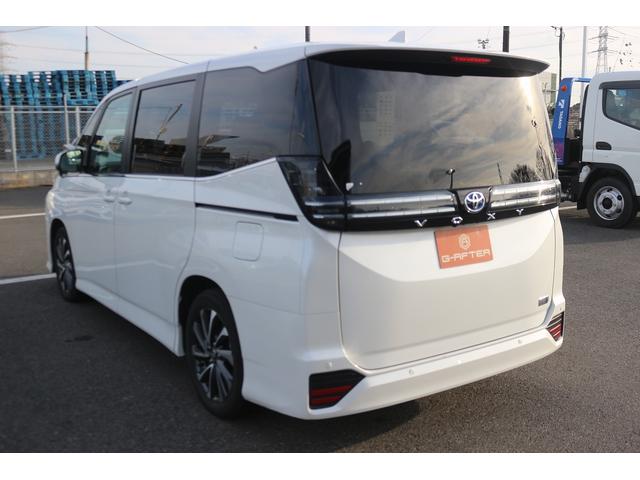 ヴォクシー ハイブリッドＳ－Ｚ　禁煙車　純正１０．２５型ナビ　フルセグＴＶ　バックカメラ　衝突軽減　アダプティブクルーズコントロール　シートヒーター　ＥＴＣ２．０　トヨタセーフティセンス　プリクラッシュセーフティ　クリアランスソナー（8枚目）