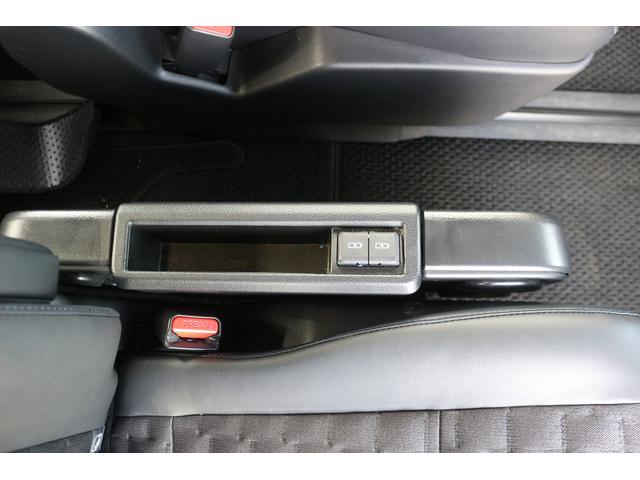 ヴォクシー ハイブリッドＳ－Ｚ　禁煙車　純正１０．２５型ナビ　フルセグＴＶ　バックカメラ　衝突軽減　アダプティブクルーズコントロール　シートヒーター　ＥＴＣ２．０　トヨタセーフティセンス　プリクラッシュセーフティ　クリアランスソナー（64枚目）