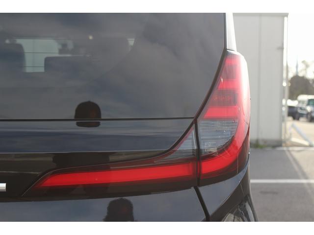 ノア ハイブリッドＳ－Ｚ　禁煙車　黒革シート　純正ナビ　フルセグＴＶ　バックカメラ　両側電動スライドドア　レーダークルーズコントロール　衝突軽減ブレーキ　ＬＥＤヘッドライト　クリアランスソナー　電動リアゲート　シートヒーター（20枚目）