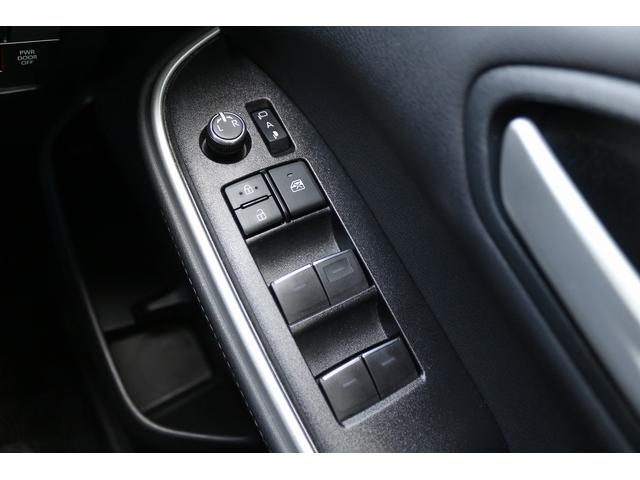 ノア ハイブリッドＳ－Ｚ　禁煙車　黒革シート　純正ナビ　フルセグＴＶ　バックカメラ　両側電動スライドドア　レーダークルーズコントロール　衝突軽減ブレーキ　ＬＥＤヘッドライト　クリアランスソナー　電動リアゲート　シートヒーター（62枚目）