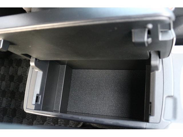 ノア ハイブリッドＳ－Ｚ　禁煙車　黒革シート　純正ナビ　フルセグＴＶ　バックカメラ　両側電動スライドドア　レーダークルーズコントロール　衝突軽減ブレーキ　ＬＥＤヘッドライト　クリアランスソナー　電動リアゲート　シートヒーター（74枚目）