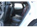 マカン　ターボ　禁煙車　スポーツクロノＰＫＧ　ＢＯＳＥサウンド　純正ナビ　フルセグＴＶ　バックカメラ　電動リアゲート　レッドキャリパー　エアサスペンション　ＥＴＣ　パワーシート　サイドカメラ　純正１９ＡＷ　キーレス（42枚目）