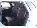 マカン　ターボ　禁煙車　スポーツクロノＰＫＧ　ＢＯＳＥサウンド　純正ナビ　フルセグＴＶ　バックカメラ　電動リアゲート　レッドキャリパー　エアサスペンション　ＥＴＣ　パワーシート　サイドカメラ　純正１９ＡＷ　キーレス（43枚目）