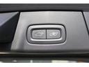 Ｖ９０ Ｔ５　モメンタム　禁煙車　黒革シート　純正ナビ　フルセグ　全周囲カメラ　アダプティブクルーズコントロ－ル　インテリセーフ　ＡＰＰＬＥＣＡＲＰＬＡＹ　パークアシスト　シートヒーター　ＬＥＤヘッドライト　オートハイビーム（6枚目）