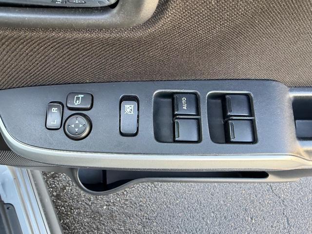 ソリオバンディット ハイブリッドMV 全周囲カメラ 衝突被害軽減システム 禁煙車 ナビ クルーズコントロール レーンアシスト 両側電動スライド LEDヘッドランプ スマートキー アイドリングストップ シートヒーター 純正アルミ(43枚目)