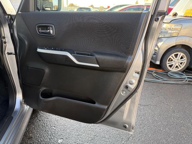 ソリオバンディット ハイブリッドMV 全周囲カメラ 衝突被害軽減システム 禁煙車 ナビ クルーズコントロール レーンアシスト 両側電動スライド LEDヘッドランプ スマートキー アイドリングストップ シートヒーター 純正アルミ(44枚目)