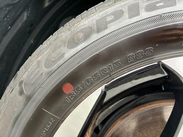 シエンタ ハイブリッドＧ　衝突軽減ブレーキ　レーンキープアシスト　ブラインドスポット　純正ナビ　フルセグ　ＢＴ接続　ＵＳＢ　全方位カメラ　再度カメラ　スマートキー　ＥＴＣ２．０　コーナーセンサー　シートヒーターＬＲ　両側電動（52枚目）