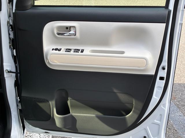 ムーヴキャンバス ストライプスＧターボ　衝突軽減　レーンアシスト　純正大型ナビ　フルセグＴＶ　ＣＤ　ＤＶＤ　ＭＳＶ　ＢＴ接続　バックカメラ　ＥＴＣ　コーナーセンサ　シートヒータ　前後ドラレコ　両側電動スライドドア　ＬＥＤ　オートライト（40枚目）