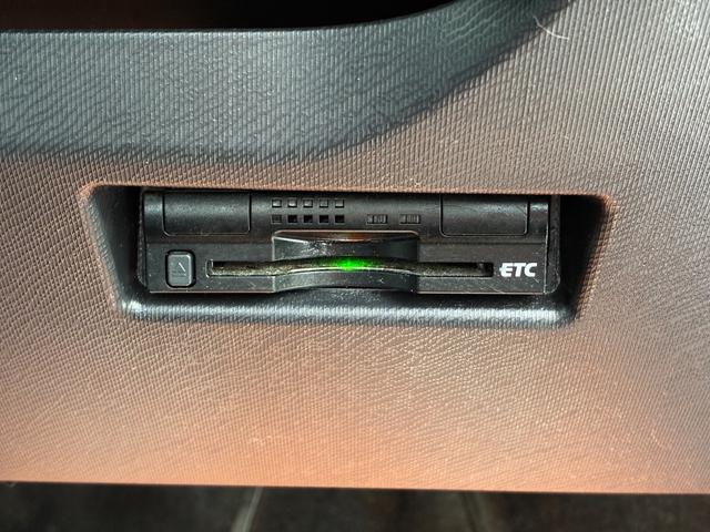 アクア Ｓ　社外ナビ　フルセグ　ＣＤ　ＭＳＶ　ＢＴ接続　バックカメラ　スマートキー　プッシュスタート　ＥＴＣ　ドライブレコーダーＦ　電動格納ミラー　オートライト　オートハイビーム　横滑り防止（29枚目）