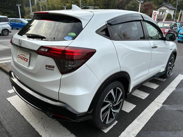 ヴェゼル ハイブリッドＲＳ・ホンダセンシング　衝突軽減ブレーキ　レーンアシスト　純正ナビ　フルセグ　ＣＤ　ＤＶＤ　ＢＴ接続　バックカメラ　スマートキー　プッシュスタート　ＥＴＣ　クルコン　Ｗエアコン　ヒートシーター　パドルシフト　オートライト（7枚目）