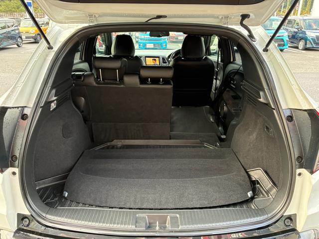 ヴェゼル ハイブリッドＲＳ・ホンダセンシング　衝突軽減ブレーキ　レーンアシスト　純正ナビ　フルセグ　ＣＤ　ＤＶＤ　ＢＴ接続　バックカメラ　スマートキー　プッシュスタート　ＥＴＣ　クルコン　Ｗエアコン　ヒートシーター　パドルシフト　オートライト（18枚目）