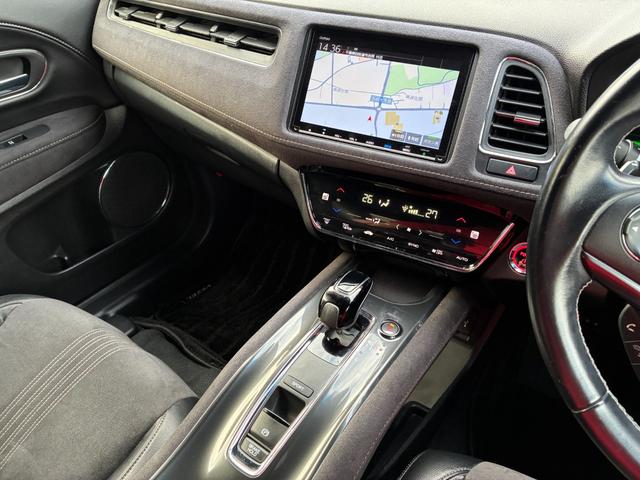 ヴェゼル ハイブリッドＲＳ・ホンダセンシング　衝突軽減ブレーキ　レーンアシスト　純正ナビ　フルセグ　ＣＤ　ＤＶＤ　ＢＴ接続　バックカメラ　スマートキー　プッシュスタート　ＥＴＣ　クルコン　Ｗエアコン　ヒートシーター　パドルシフト　オートライト（20枚目）