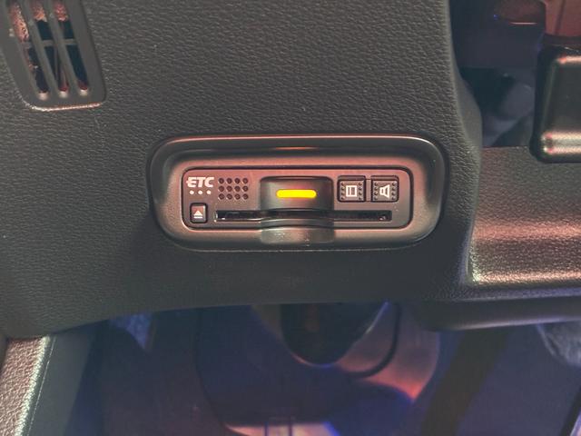 ヴェゼル ハイブリッドＲＳ・ホンダセンシング　衝突軽減ブレーキ　レーンアシスト　純正ナビ　フルセグ　ＣＤ　ＤＶＤ　ＢＴ接続　バックカメラ　スマートキー　プッシュスタート　ＥＴＣ　クルコン　Ｗエアコン　ヒートシーター　パドルシフト　オートライト（30枚目）