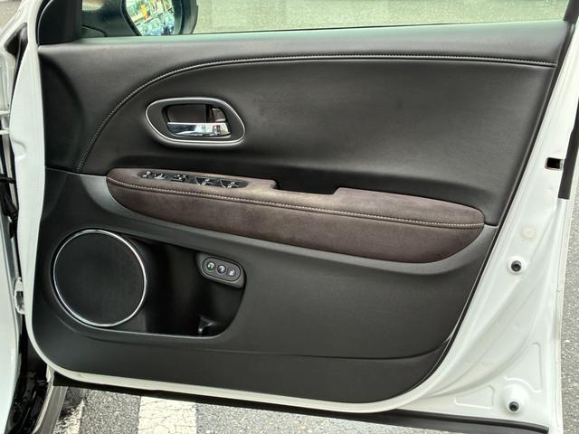 ヴェゼル ハイブリッドＲＳ・ホンダセンシング　衝突軽減ブレーキ　レーンアシスト　純正ナビ　フルセグ　ＣＤ　ＤＶＤ　ＢＴ接続　バックカメラ　スマートキー　プッシュスタート　ＥＴＣ　クルコン　Ｗエアコン　ヒートシーター　パドルシフト　オートライト（42枚目）