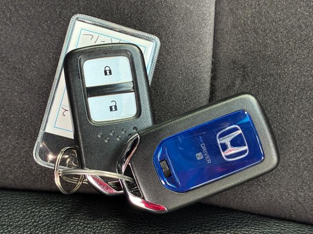 ヴェゼル ハイブリッドＲＳ・ホンダセンシング　衝突軽減ブレーキ　レーンアシスト　純正ナビ　フルセグ　ＣＤ　ＤＶＤ　ＢＴ接続　バックカメラ　スマートキー　プッシュスタート　ＥＴＣ　クルコン　Ｗエアコン　ヒートシーター　パドルシフト　オートライト（45枚目）