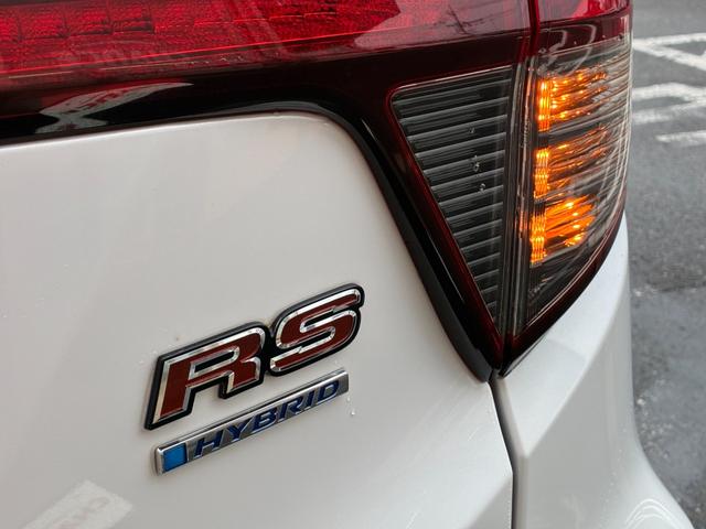 ヴェゼル ハイブリッドＲＳ・ホンダセンシング　衝突軽減ブレーキ　レーンアシスト　純正ナビ　フルセグ　ＣＤ　ＤＶＤ　ＢＴ接続　バックカメラ　スマートキー　プッシュスタート　ＥＴＣ　クルコン　Ｗエアコン　ヒートシーター　パドルシフト　オートライト（62枚目）