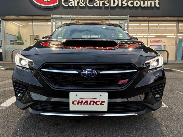 当店でお車をご購入いただき、さらに「有料保証」プランにご加入いただくと、特典としてオイル交換１０回分の無料チケットを差し上げます。