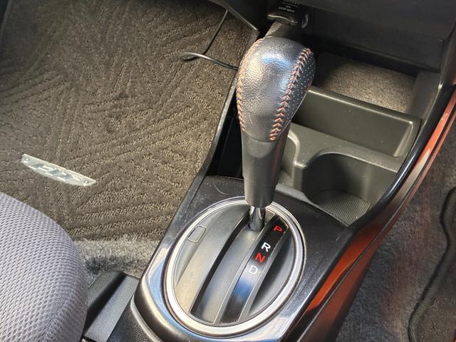 フィットハイブリッド ＲＳ　ファインスタイル　バックカメラ　キーレス　スマートキー　ＥＴＣ　クルーズコントロール　電動格納ミラー　ＨＩＤヘッドライト　フォグライト　オートライト　純正アルミホイール　ダブルエアバック　フロアマット（24枚目）