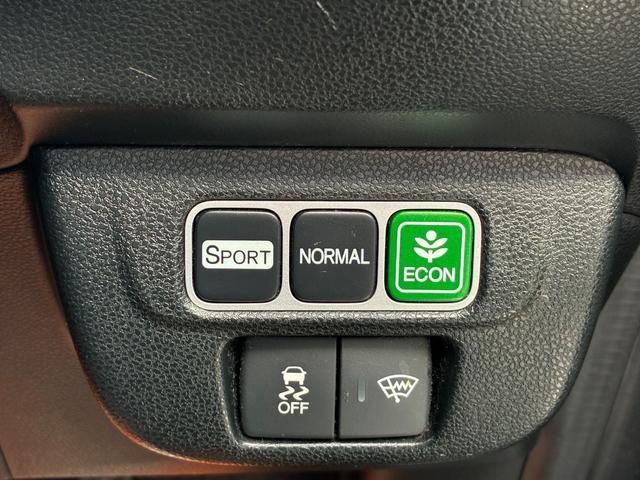 フィットハイブリッド ＲＳ　ファインスタイル　バックカメラ　キーレス　スマートキー　ＥＴＣ　クルーズコントロール　電動格納ミラー　ＨＩＤヘッドライト　フォグライト　オートライト　純正アルミホイール　ダブルエアバック　フロアマット（27枚目）