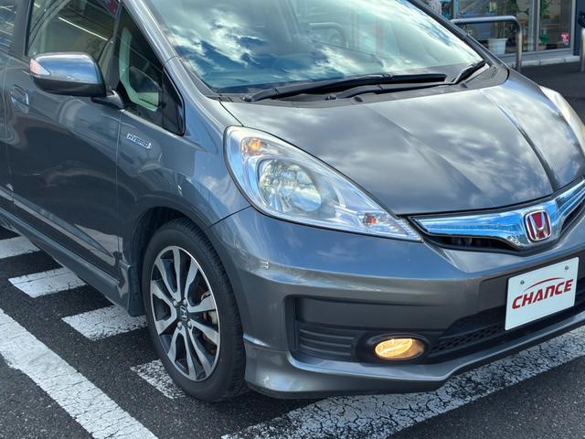 フィットハイブリッド ＲＳ　ファインスタイル　バックカメラ　キーレス　スマートキー　ＥＴＣ　クルーズコントロール　電動格納ミラー　ＨＩＤヘッドライト　フォグライト　オートライト　純正アルミホイール　ダブルエアバック　フロアマット（44枚目）