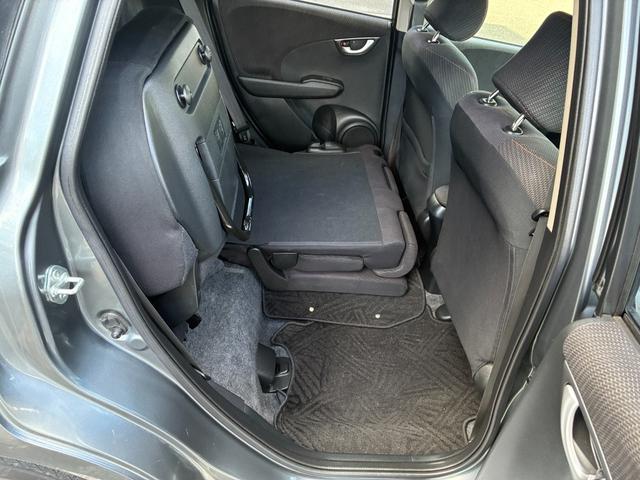 フィットハイブリッド ＲＳ　ファインスタイル　バックカメラ　キーレス　スマートキー　ＥＴＣ　クルーズコントロール　電動格納ミラー　ＨＩＤヘッドライト　フォグライト　オートライト　純正アルミホイール　ダブルエアバック　フロアマット（52枚目）