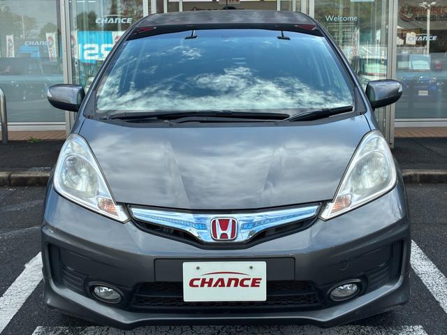 フィットハイブリッド ＲＳ　ファインスタイル　バックカメラ　キーレス　スマートキー　ＥＴＣ　クルーズコントロール　電動格納ミラー　ＨＩＤヘッドライト　フォグライト　オートライト　純正アルミホイール　ダブルエアバック　フロアマット（56枚目）