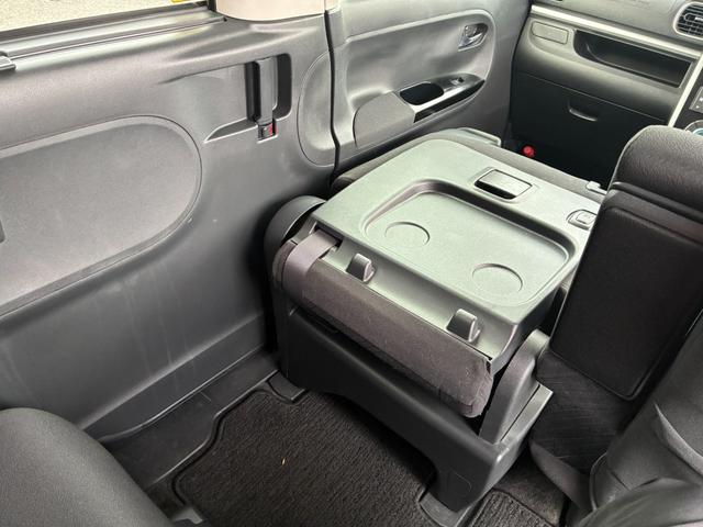 タント カスタムＲＳ　ＳＡ　衝突軽減ブレーキ　フロアマット　社外ナビ　フルセグ　ＣＤ　ＭＳＶ　ＢＴ接続　スマートキー　ＥＴＣ　電動格納ミラー　両側デンスラ　ＬＥＤ　フォグランプ　オートライト　ベンチシート　純正アルミ（14枚目）