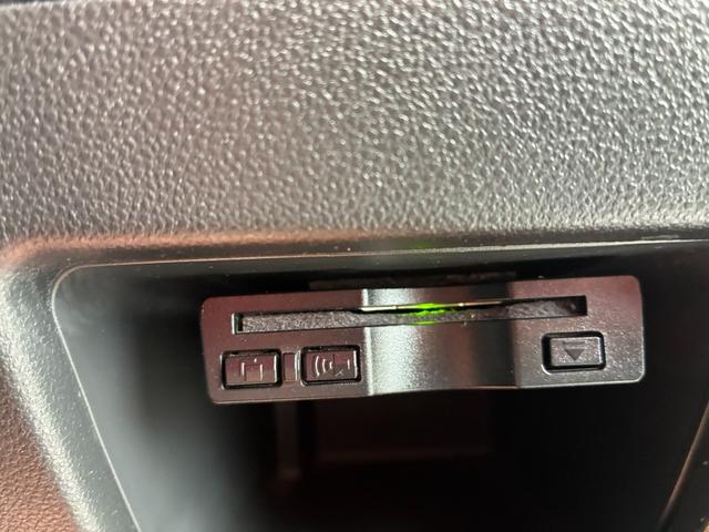 タント カスタムＲＳ　ＳＡ　衝突軽減ブレーキ　フロアマット　社外ナビ　フルセグ　ＣＤ　ＭＳＶ　ＢＴ接続　スマートキー　ＥＴＣ　電動格納ミラー　両側デンスラ　ＬＥＤ　フォグランプ　オートライト　ベンチシート　純正アルミ（27枚目）