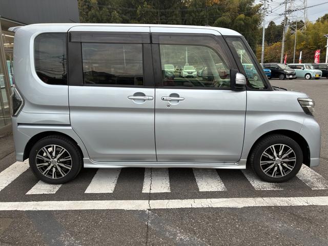 タント カスタムＸ　トップエディションＳＡＩＩ　衝突軽減ブレーキ　フロアマット　純正ナビ　フルセグ　ＣＤ　ＤＶＤ　ＭＳＶ　ＢＴ接続　バックカメラ　アイドリングストップ　スマートキー　コーナーセンサー　シートヒーター　ＬＥＤ　左側電動スライド（6枚目）