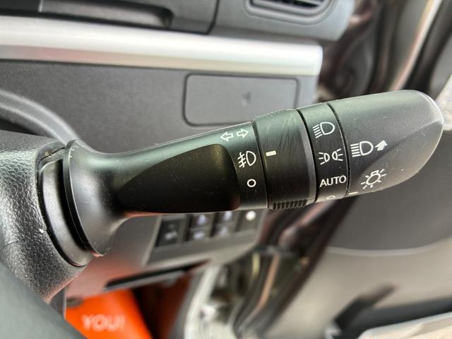 タント カスタムＸ　トップエディションＳＡＩＩ　衝突軽減ブレーキ　フロアマット　純正ナビ　フルセグ　ＣＤ　ＤＶＤ　ＭＳＶ　ＢＴ接続　バックカメラ　アイドリングストップ　スマートキー　コーナーセンサー　シートヒーター　ＬＥＤ　左側電動スライド（18枚目）