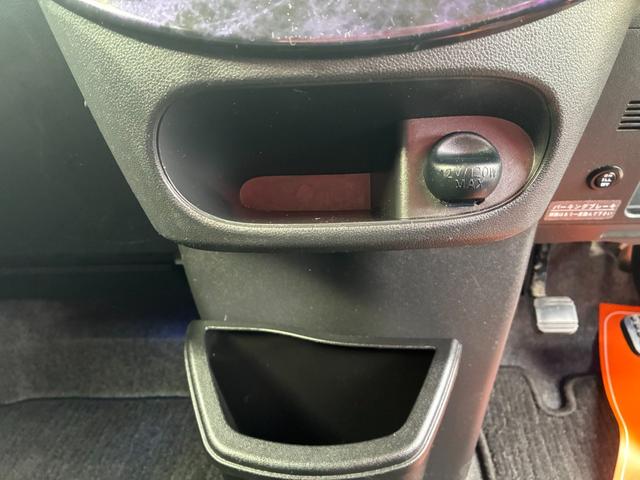 タント カスタムＸ　トップエディションＳＡＩＩ　衝突軽減ブレーキ　フロアマット　純正ナビ　フルセグ　ＣＤ　ＤＶＤ　ＭＳＶ　ＢＴ接続　バックカメラ　アイドリングストップ　スマートキー　コーナーセンサー　シートヒーター　ＬＥＤ　左側電動スライド（30枚目）