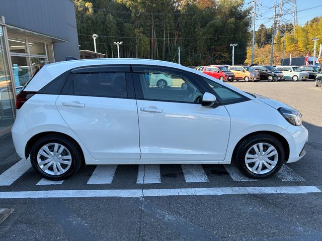 フィット e:HEVホーム 衝突軽減 レーンアシスト 純正ナビ CD DVD MSV Bluetooth接続 バックカメラ スマートキー ETC コーナーセンサー アダプティブクルコン LED オートハイビーム オートライト(6枚目)