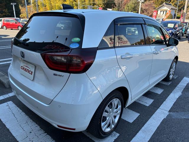 フィット e:HEVホーム 衝突軽減 レーンアシスト 純正ナビ CD DVD MSV Bluetooth接続 バックカメラ スマートキー ETC コーナーセンサー アダプティブクルコン LED オートハイビーム オートライト(7枚目)