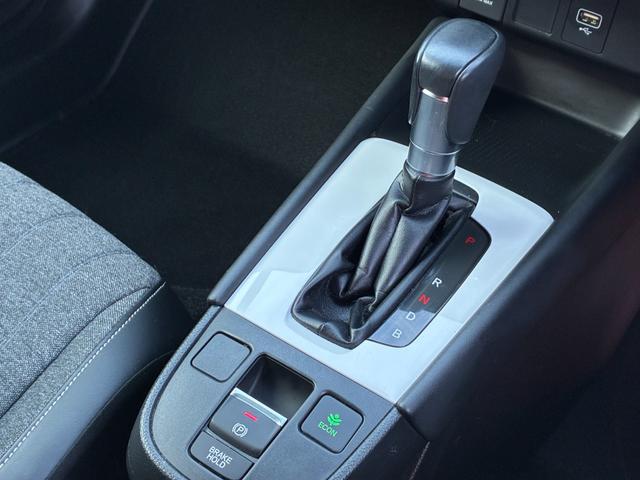 フィット e:HEVホーム 衝突軽減 レーンアシスト 純正ナビ CD DVD MSV Bluetooth接続 バックカメラ スマートキー ETC コーナーセンサー アダプティブクルコン LED オートハイビーム オートライト(24枚目)